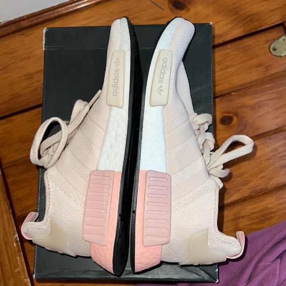 Adidas NMD R1 - Picture 9 of 13